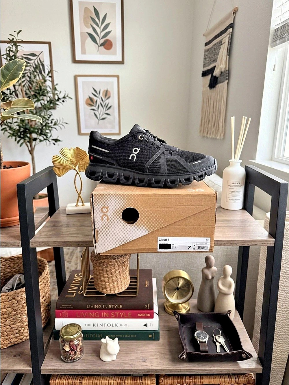 On Cloud 6 Black Athletic Shoes US 7
